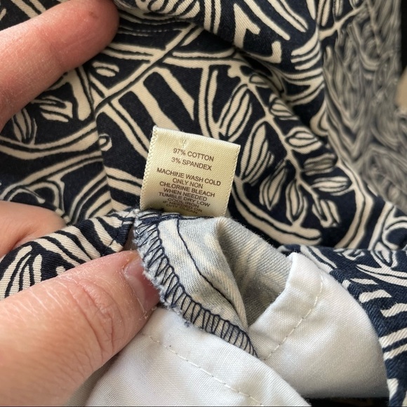 Ann Taylor LOFT Leaf Motif Prints Blue & White Ankle Pants - Picture 6 of 6